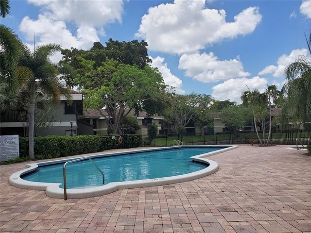 2472 NW 49th Ter 780, Pompano Beach, FL 33063