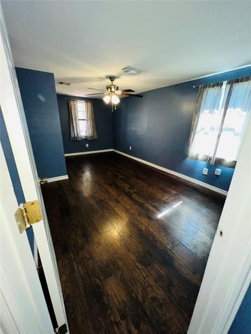 309 Aycock Street, Clute, TX 77531