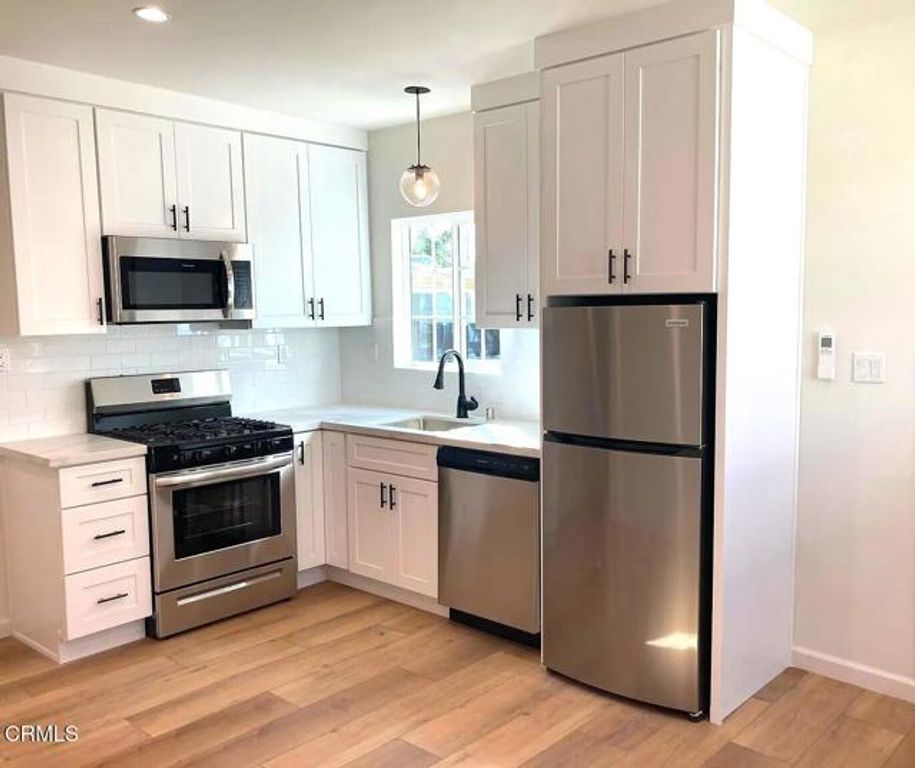 3332 Thorpe Avenue, Los Angeles, CA 90065