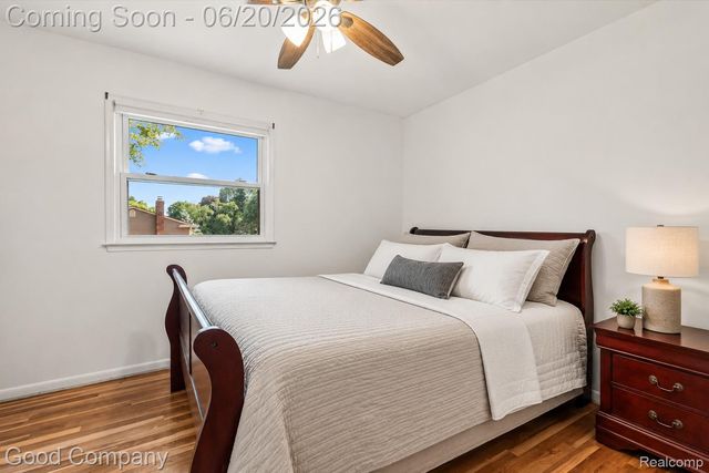 833 Cobblestone Drive, Rochester Hills, MI 48309