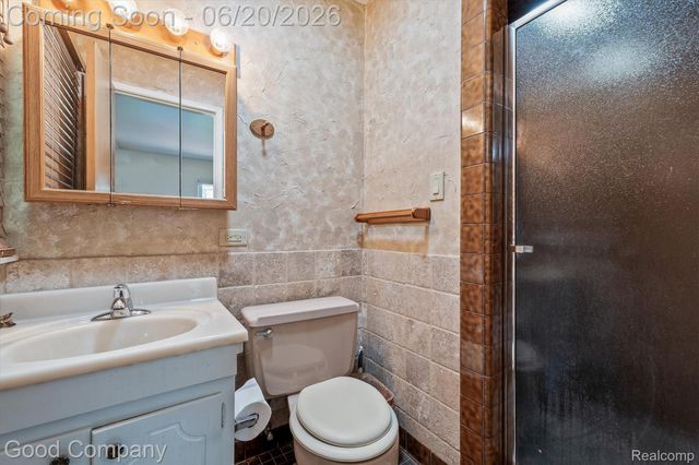 833 Cobblestone Drive, Rochester Hills, MI 48309