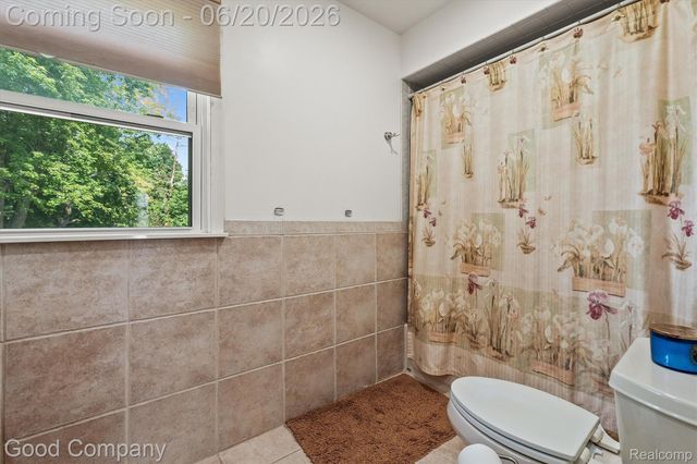833 Cobblestone Drive, Rochester Hills, MI 48309