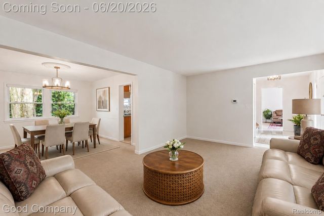 833 Cobblestone Drive, Rochester Hills, MI 48309