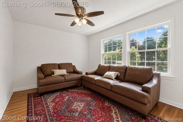 833 Cobblestone Drive, Rochester Hills, MI 48309