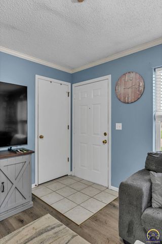 633 N 4th St, Carbondale, KS 66414