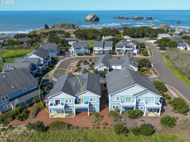 1327 VILLAGE Loop, Bandon, OR 97411