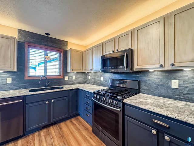 7317 W 66th St Street, Sioux Falls, SD 57106