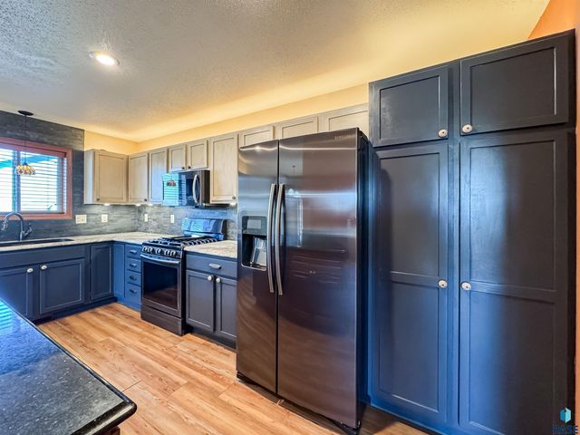 7317 W 66th St Street, Sioux Falls, SD 57106