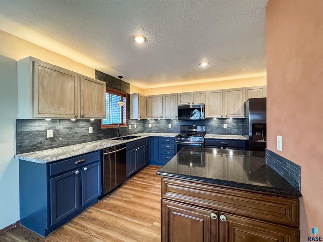 7317 W 66th St Street, Sioux Falls, SD 57106