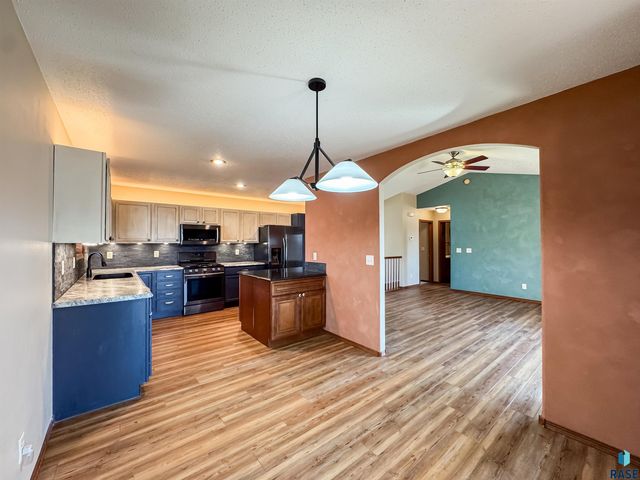 7317 W 66th St Street, Sioux Falls, SD 57106