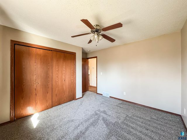 7317 W 66th St Street, Sioux Falls, SD 57106