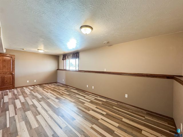 7317 W 66th St Street, Sioux Falls, SD 57106