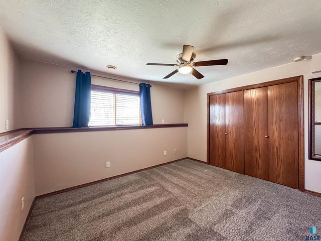 7317 W 66th St Street, Sioux Falls, SD 57106