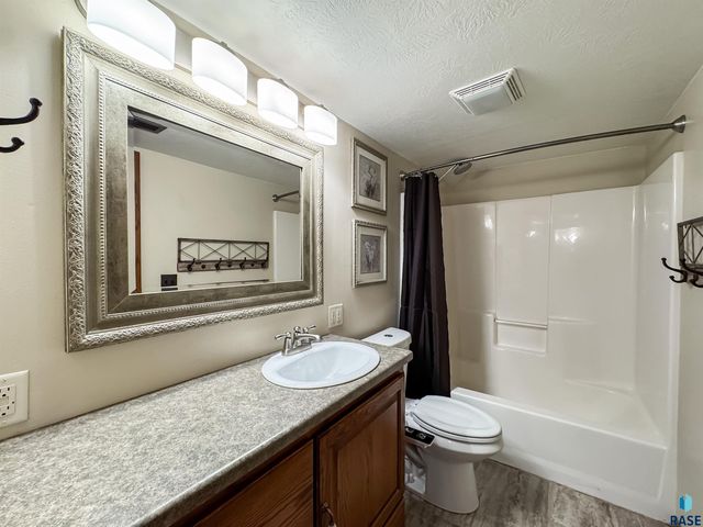 7317 W 66th St Street, Sioux Falls, SD 57106