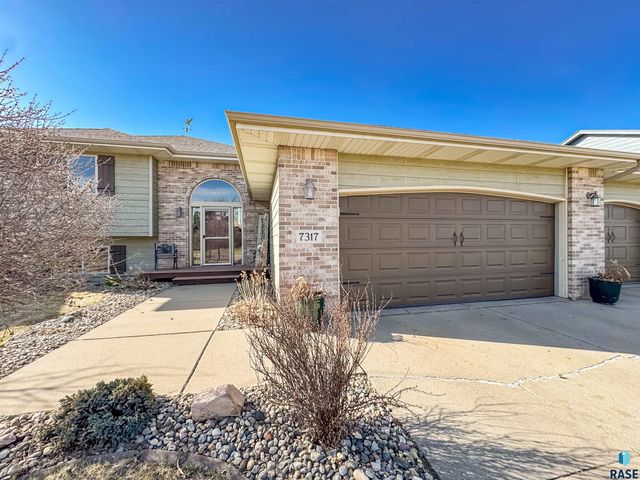 7317 W 66th St Street, Sioux Falls, SD 57106