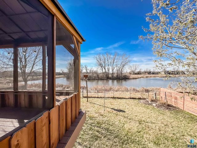 7317 W 66th St Street, Sioux Falls, SD 57106