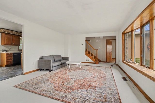 12821 S Drive N, Battle Creek, MI 49014