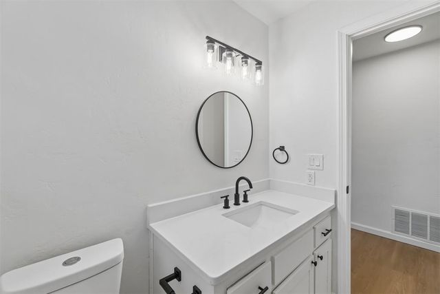 602 Crestmoor Drive, Moore, OK 73160