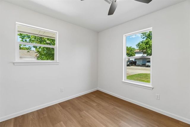 602 Crestmoor Drive, Moore, OK 73160
