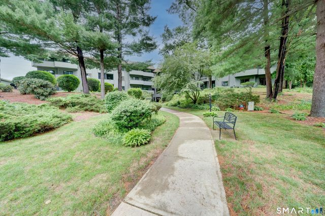 21 Hickory Hill 21, Southington, CT 06489