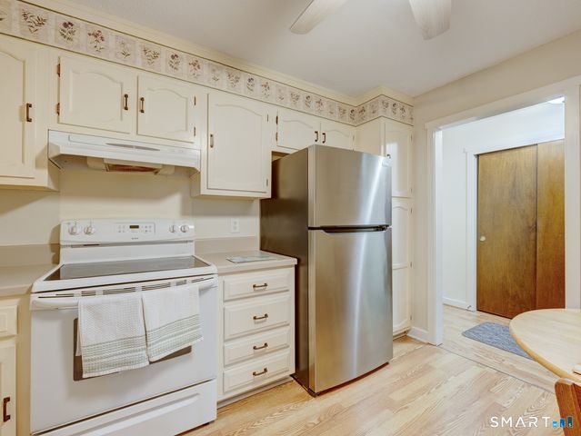 21 Hickory Hill 21, Southington, CT 06489