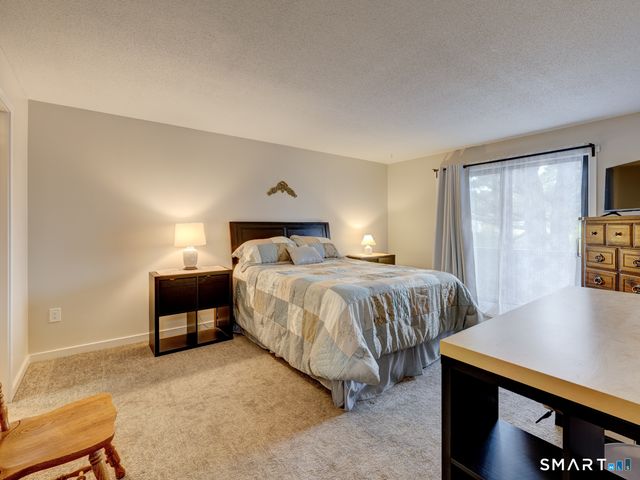 21 Hickory Hill 21, Southington, CT 06489