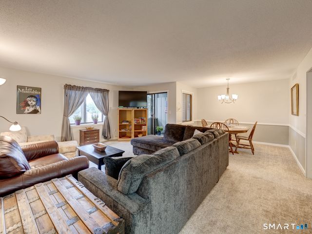 21 Hickory Hill 21, Southington, CT 06489