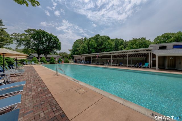 21 Hickory Hill 21, Southington, CT 06489