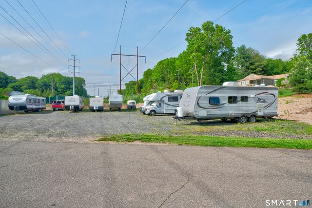 21 Hickory Hill 21, Southington, CT 06489
