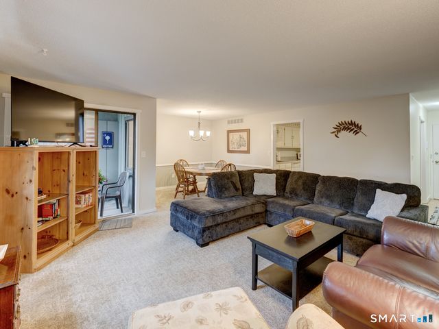 21 Hickory Hill 21, Southington, CT 06489
