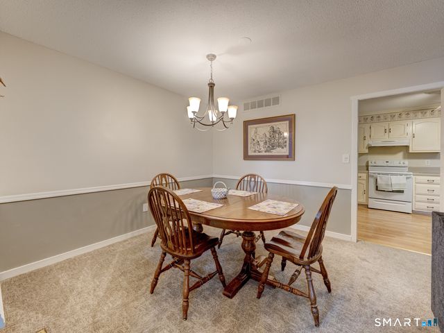 21 Hickory Hill 21, Southington, CT 06489