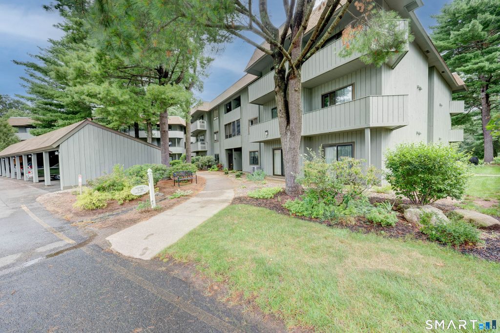 21 Hickory Hill 21, Southington, CT 06489