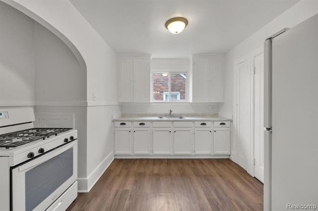 7258 Theisen Street, Dearborn, MI 48126