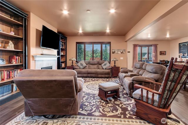 1504 29th Street NW, Puyallup, WA 98371
