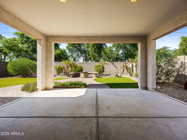 15772 W SHAW BUTTE Drive, Surprise, AZ 85379