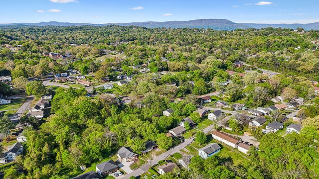 696 Gillespie Road, Chattanooga, TN 37411