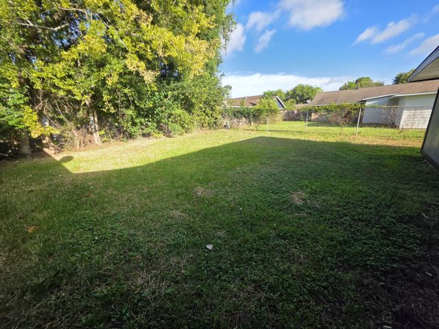 2202 Winter Bay Lane, Houston, TX 77088