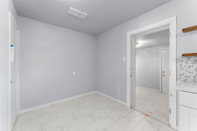 612 E 8th Street, Kemp, TX 75143