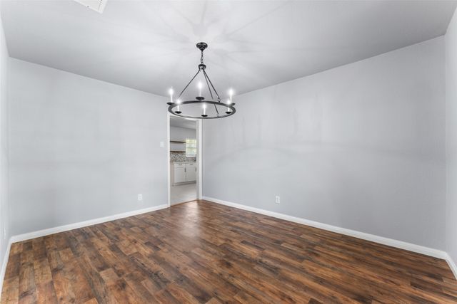 612 E 8th Street, Kemp, TX 75143