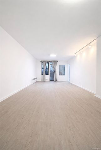 14105 Northern 7G, Flushing, NY 11354