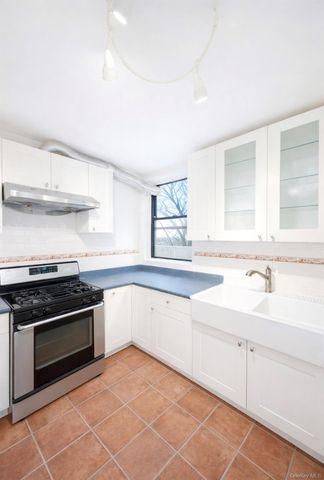 14105 Northern 7G, Flushing, NY 11354