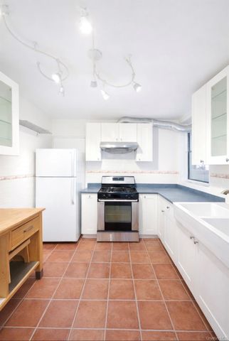 14105 Northern 7G, Flushing, NY 11354