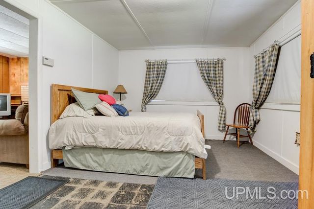 5744 Co 511 Y.5 Road, Rapid River, MI 49878