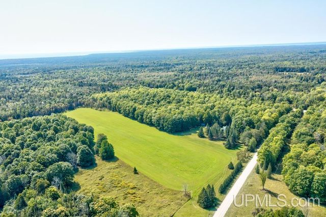 5744 Co 511 Y.5 Road, Rapid River, MI 49878