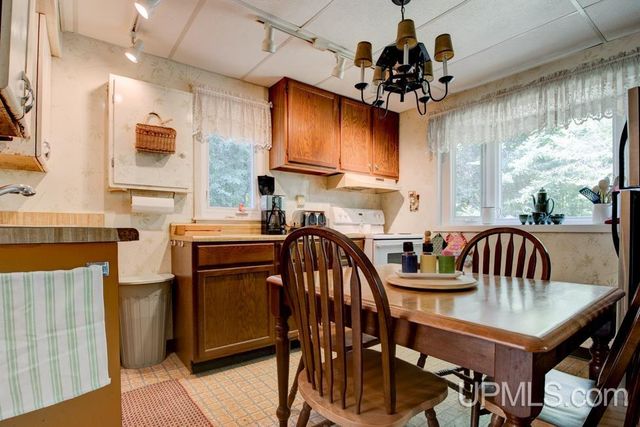 5744 Co 511 Y.5 Road, Rapid River, MI 49878