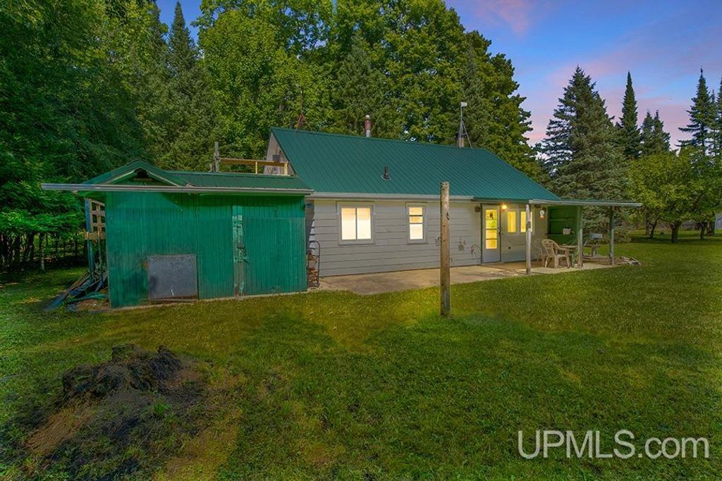 5744 Co 511 Y.5 Road, Rapid River, MI 49878