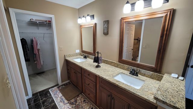 1901 Pastoral Lane, Hanover Park, IL 60133