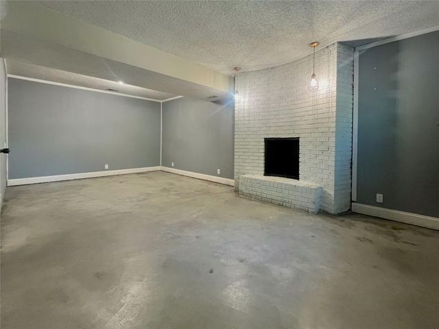 1112 Randall Road, Lawrence, KS 66049