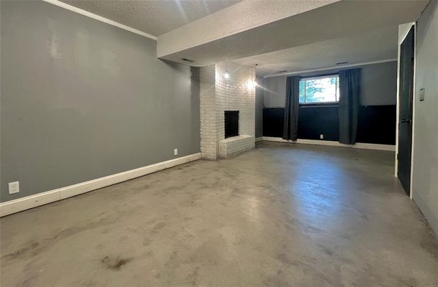 1112 Randall Road, Lawrence, KS 66049