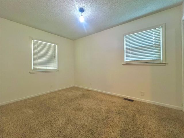 1112 Randall Road, Lawrence, KS 66049